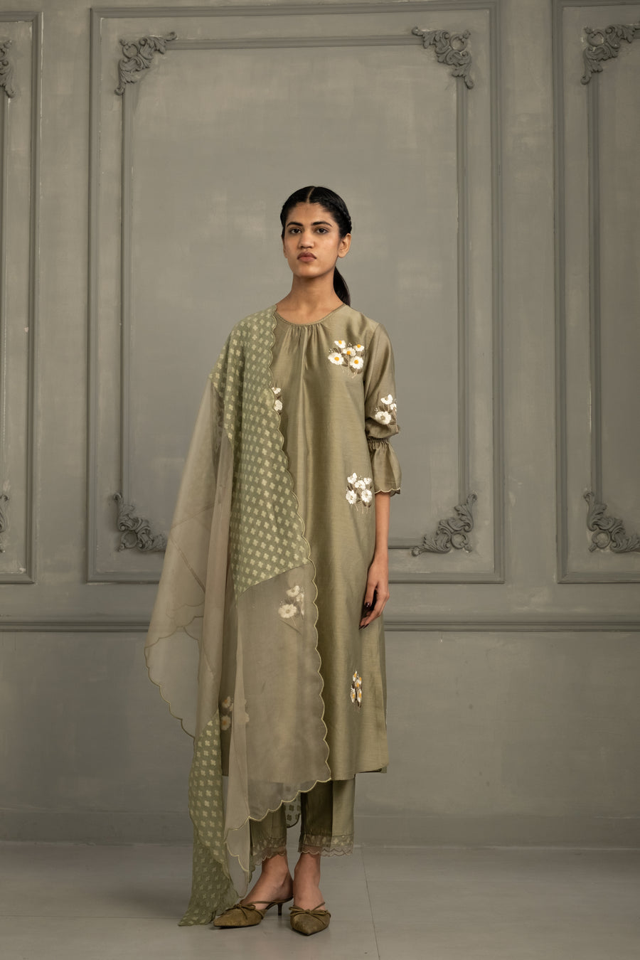 Sage Green Embroidered Tunic Set In Silk Chanderi With Scalloped Dupatta In Organza And Brocade
